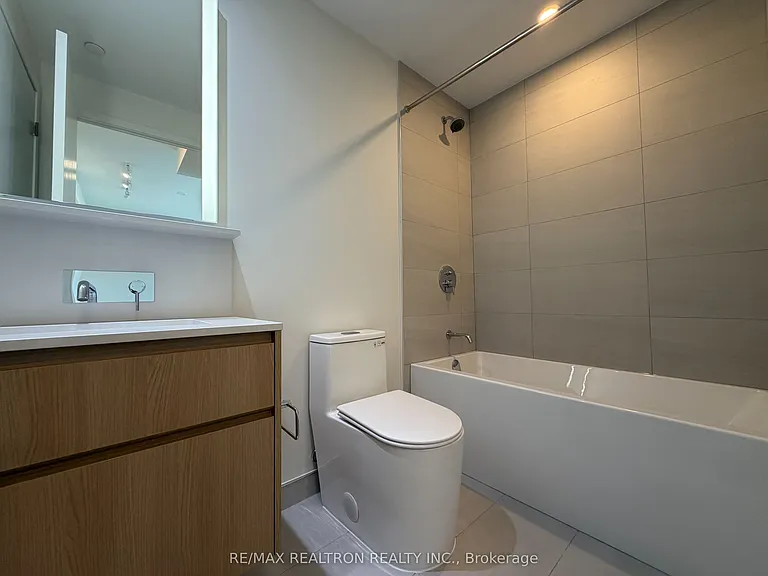 322 Dupont St #502 — Photo 26