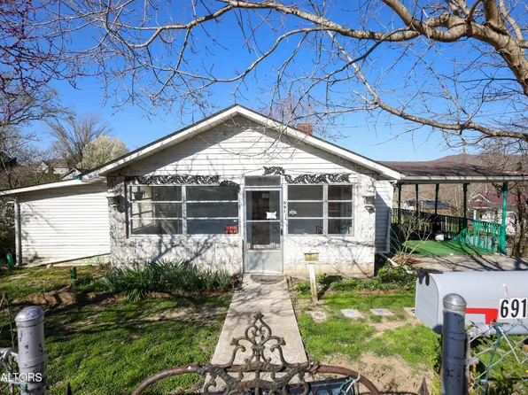 691 Hall St, Jellico, TN 37762