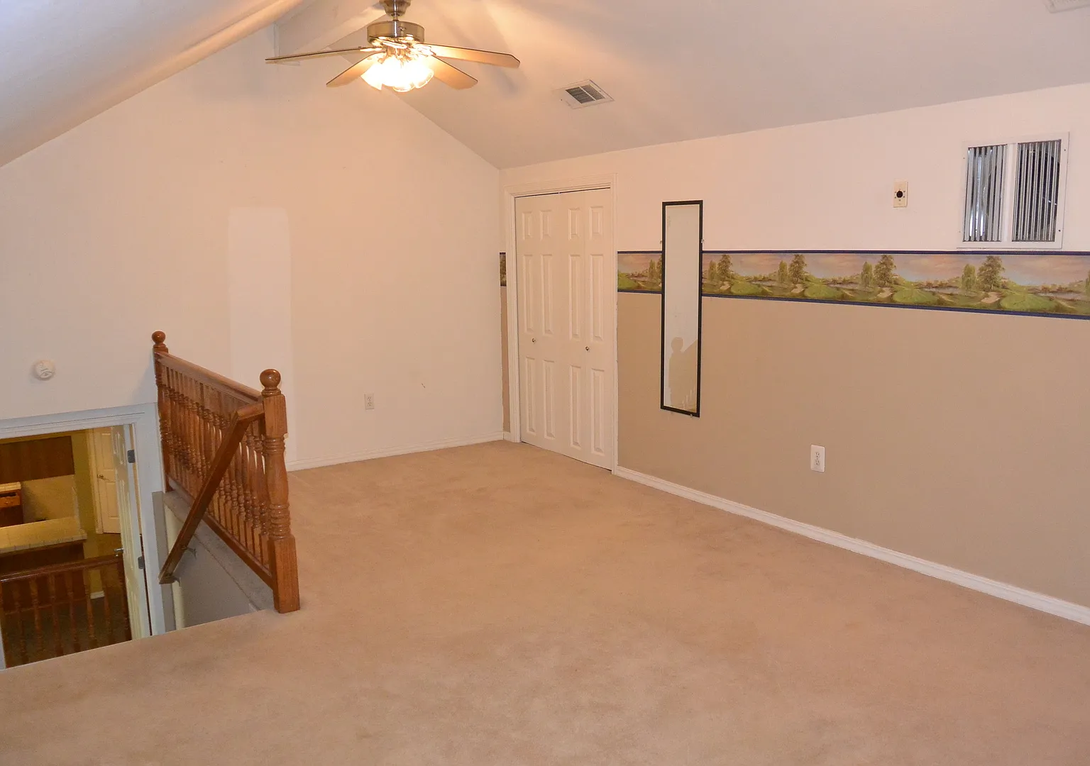 South West Home with Pool. — Photo 4