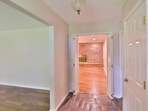 5th image of 1804 Pinoak Ct