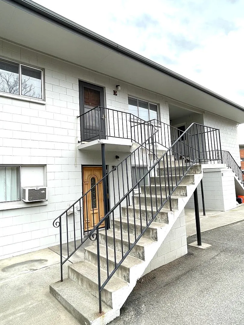 Building Photo - 89 N Waverly Pl #E