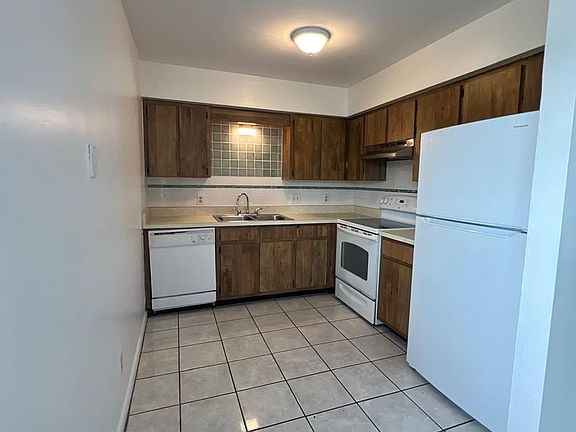 4th image of 18468 Miami Blvd