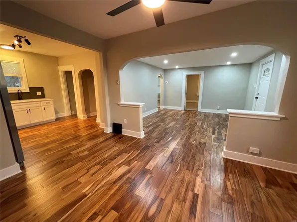 1259 Hafner Pl, Saint Louis, MO 63130