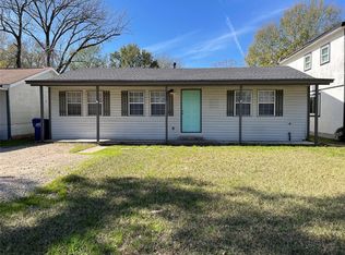 304 Lawrence St, Tomball, TX 77375