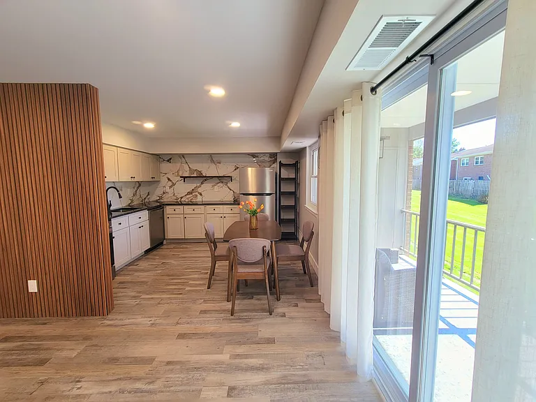 76 Wexford Dr — Photo 3