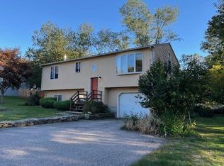 52 Montauk Rd, Narragansett, RI 02882