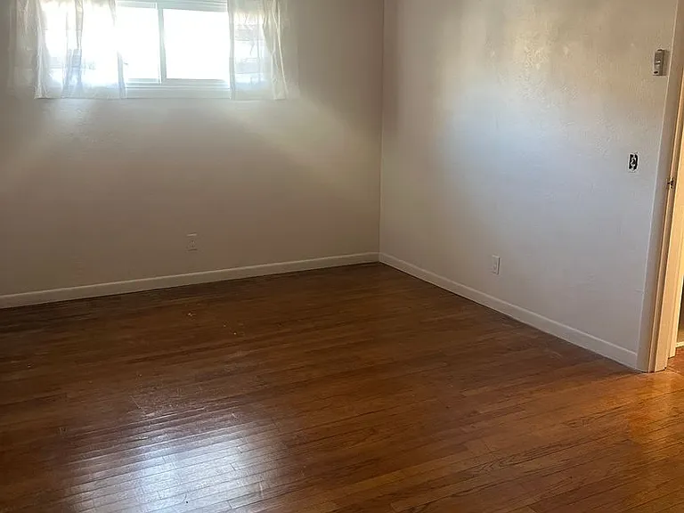 130 SW Canyon Dr — Photo 8