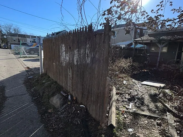 104 Fulton St — Photo 3