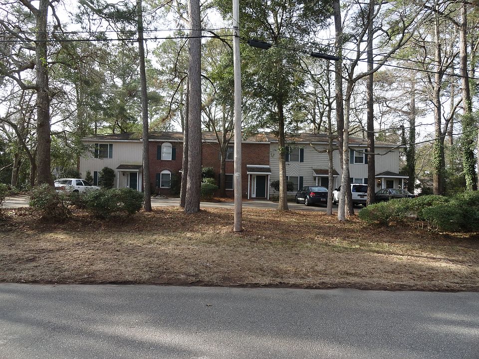 1st image of 715 Pine Dr APT C