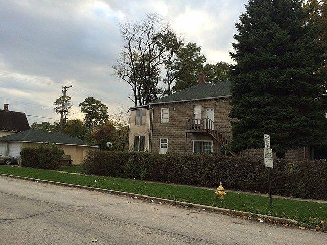 2nd image of 276 E 157th St
