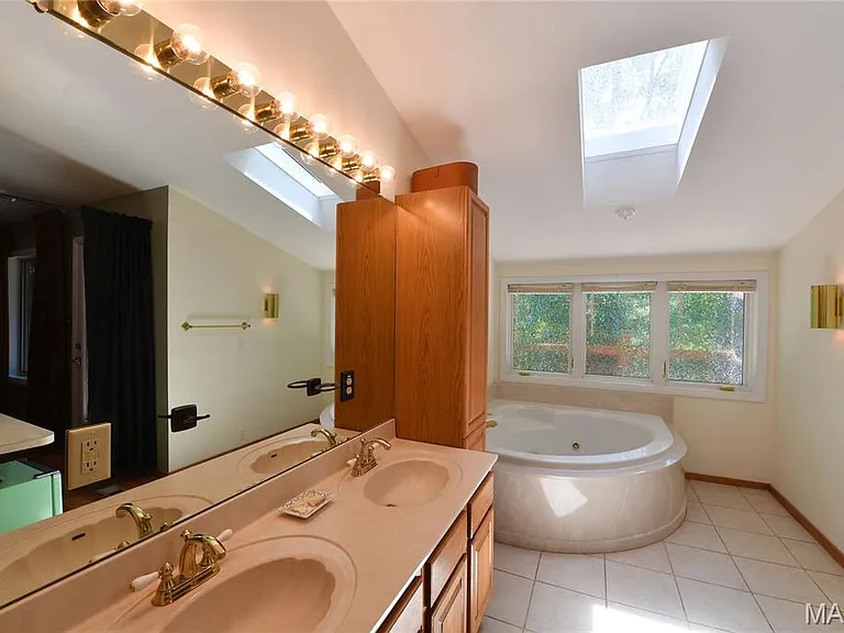 903 Strecker Rd — Photo 29