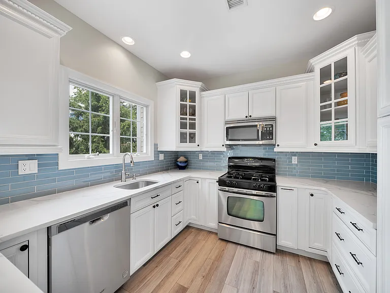 302 Villa Dr — Photo 18