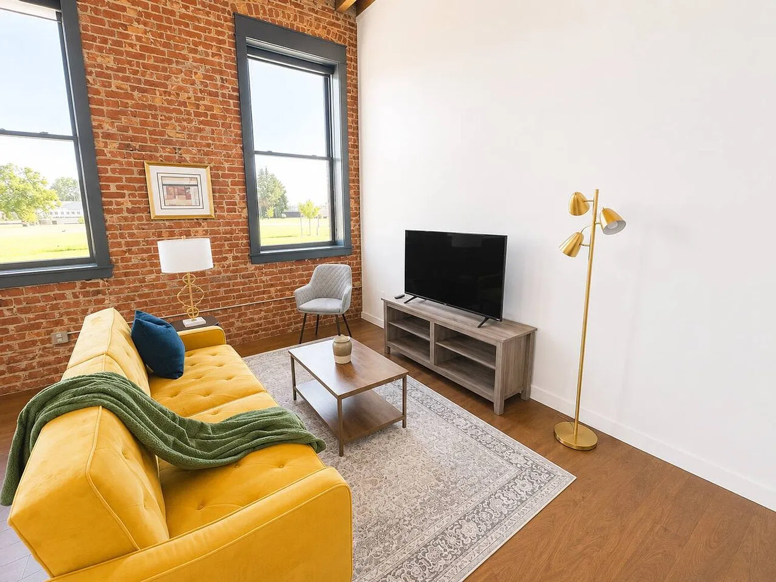 1 bed, 1.0 bath, $2,545 — Photo 2