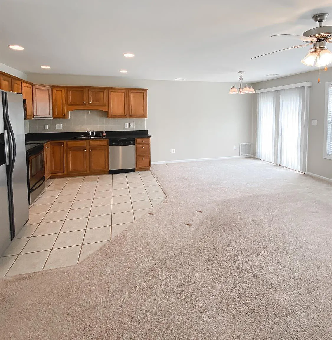 3 bed, 2.5 bath, 1441 sqft, $1,900 — Photo 4