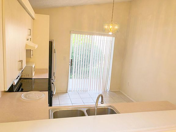 4th image of 1064 Vista Palma Way