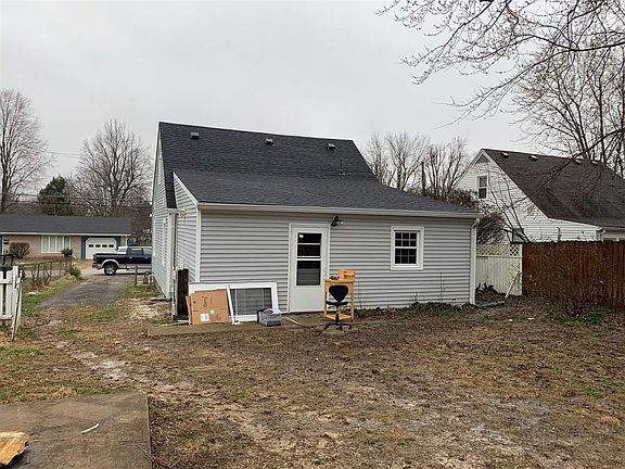 4th image of 350 W Maple Ave