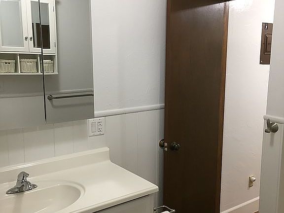 2nd image of 525 N Lowry St