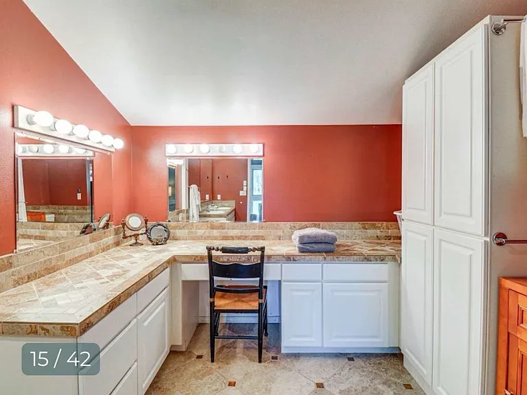 7075 NE Bay Hill Rd — Photo 41