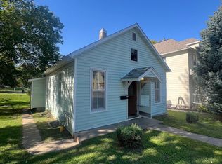 111 S Gunnison St, Burlington, IA