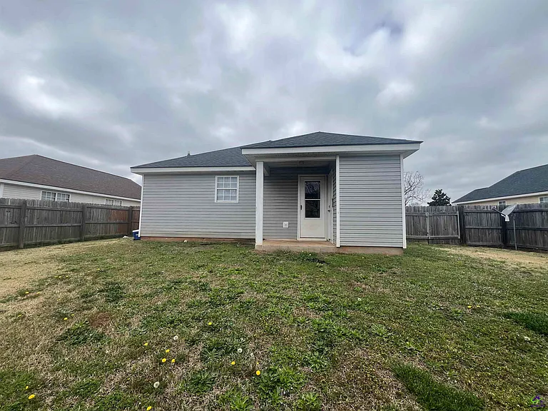 215 Haverhill Cir — Photo 23