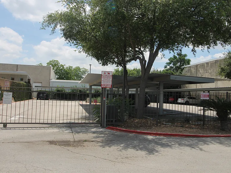 1401 S Flores St #216 — Photo 20