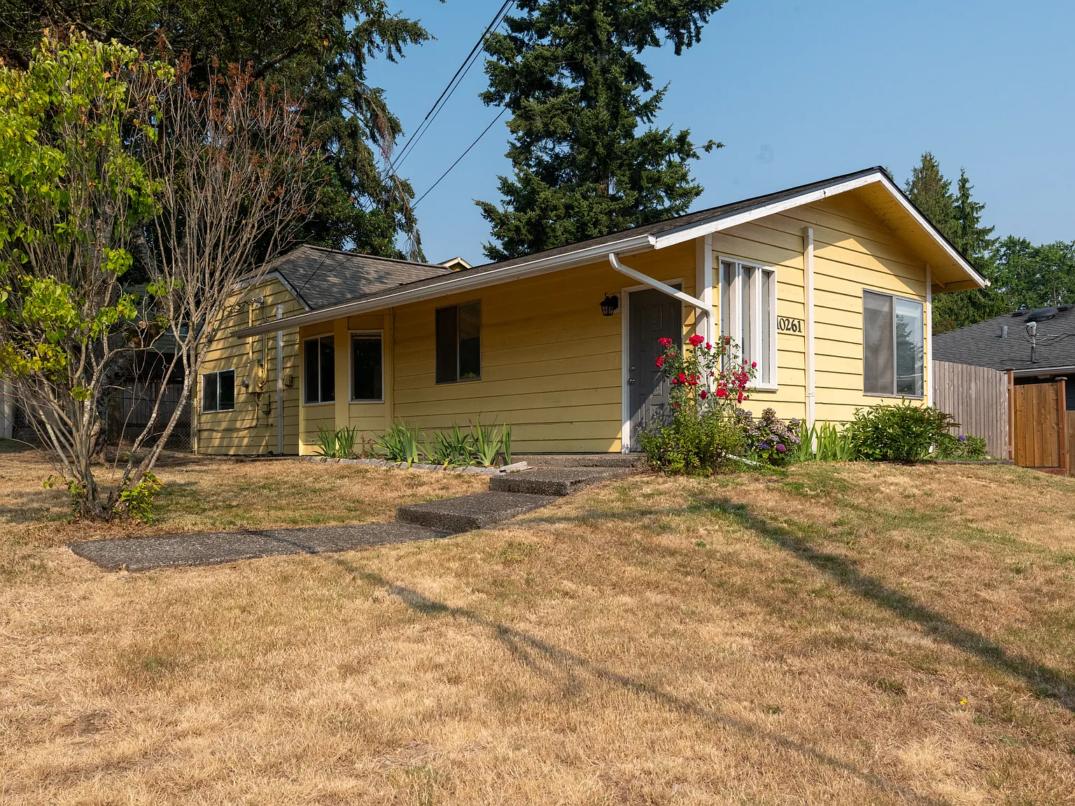 3 bed, 920 sqft, $2,695 — Photo 1
