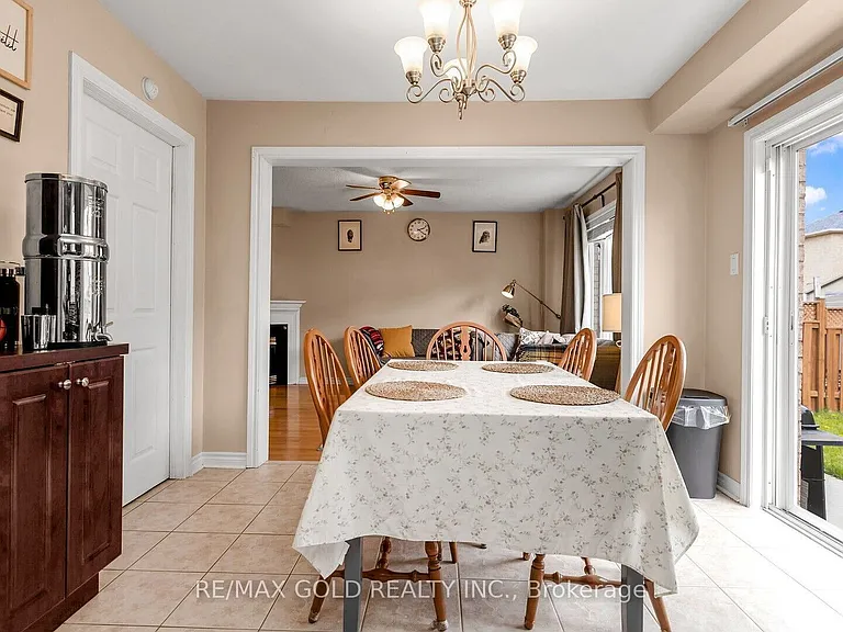 17 Echoridge Dr — Photo 6