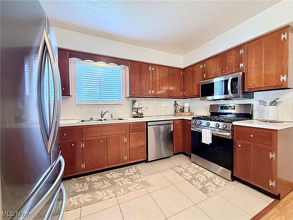 3rd image of 1006 28th St
