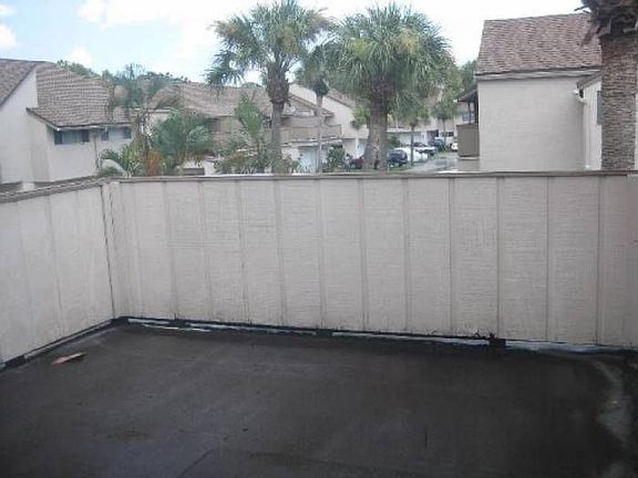 4th image of 853 NW 81st Way