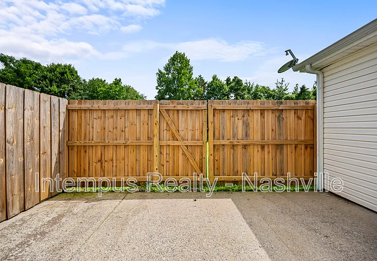325 Shoshone Pl — Photo 6