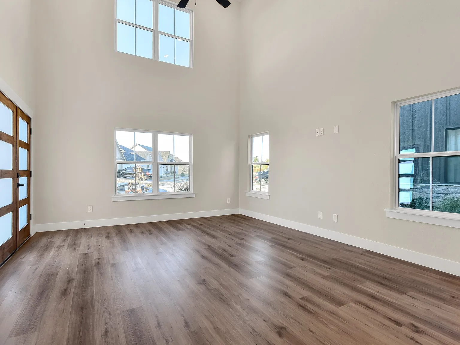 3 bed, 2.5 bath, 2227 sqft, $2,500 — Photo 4