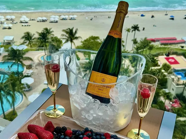 18001 Collins Ave #1110, North Miami Beach, FL 33160