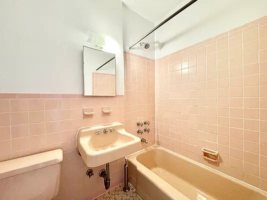 Rented by HOLTON REAL ESTATE INC. | media 10