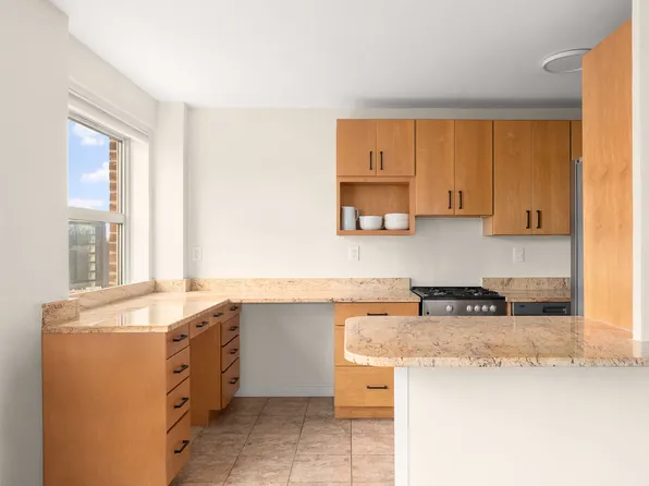 80 La Salle Street image 3 of 16