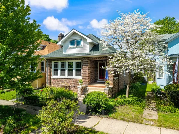 (undisclosed Address), Chicago, IL 60645