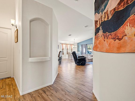 3rd image of 484 S Lower Chord Rd