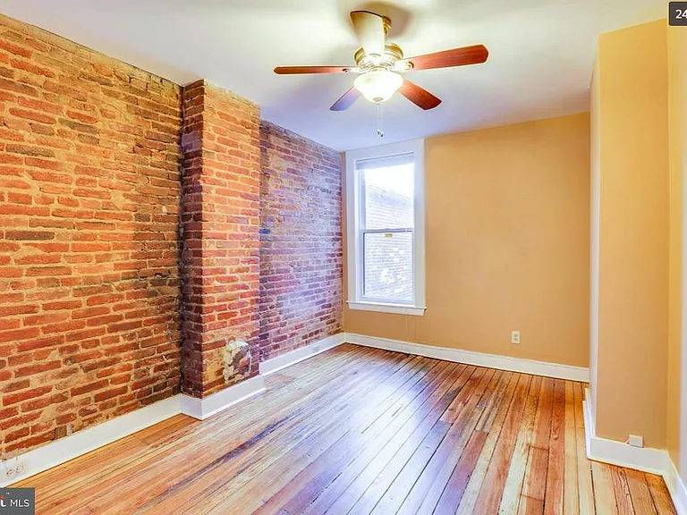 1309 Light St — Photo 22