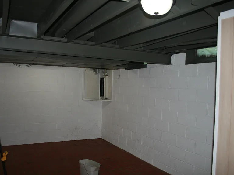8177 Rene Dr — Photo 29