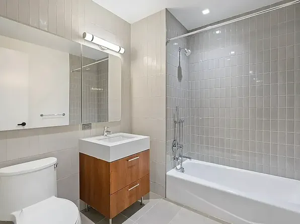 92-27 160th Street image 14 of 39