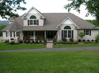 3 Shenandoah Ct, Califon, NJ 07830