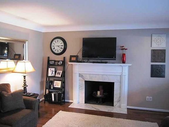 3rd image of 3024 Hardale Blvd