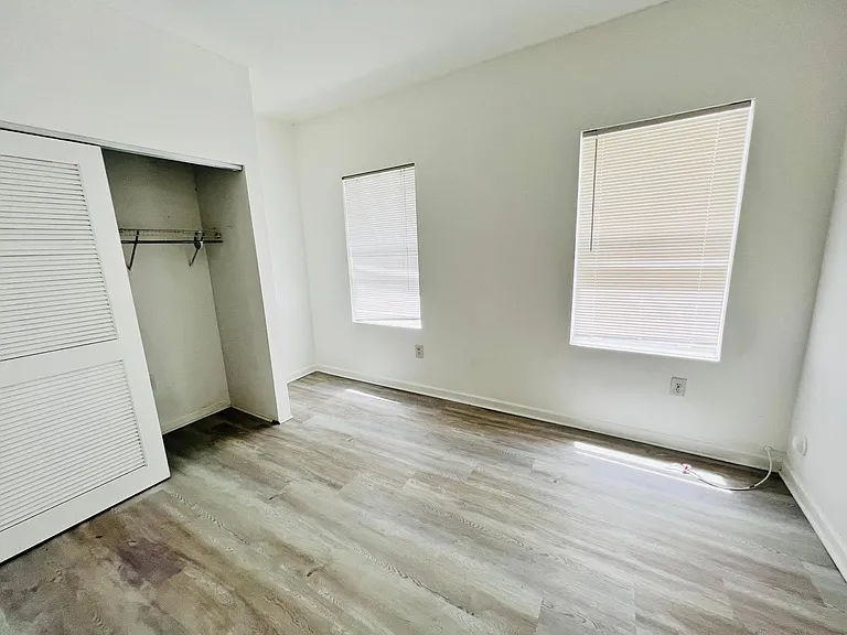 578 NE 63rd St #2 — Photo 8