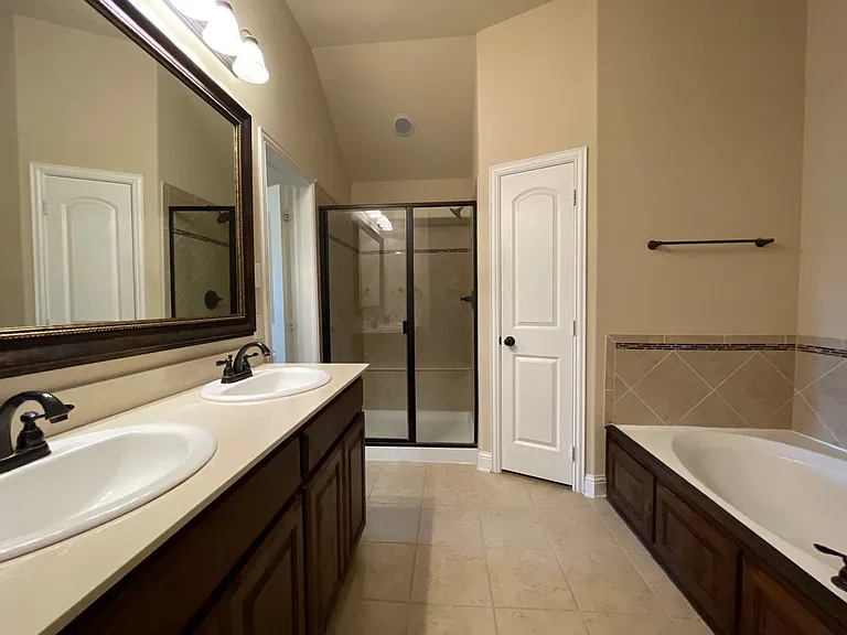 3404 Walnut Ln — Photo 12