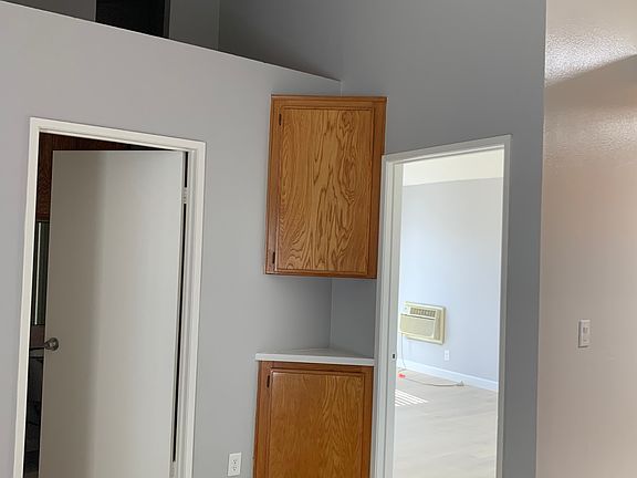 3rd image of 6422 Woodley Ave APT 105
