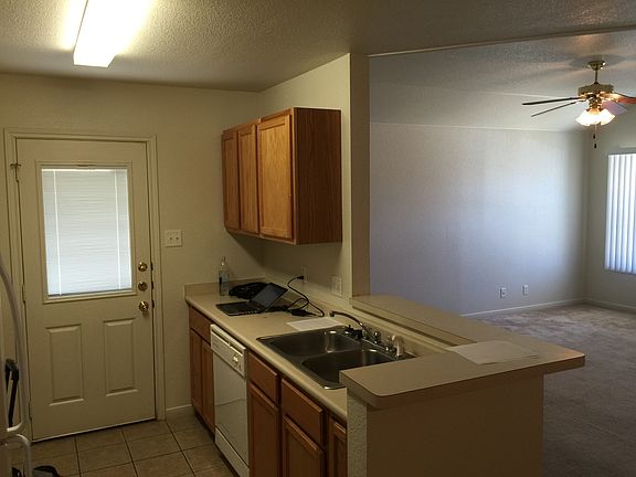 4th image of 2013 Schorn Dr APT B