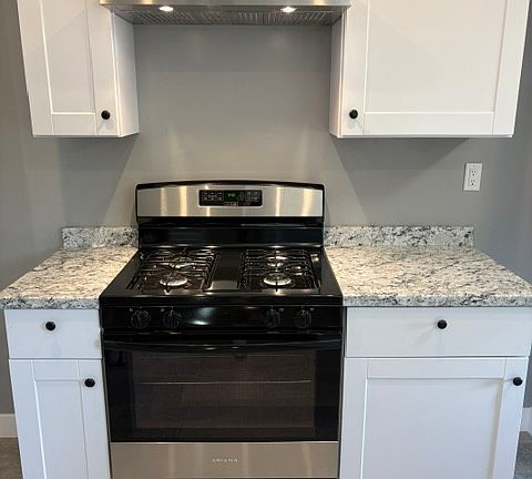 3rd image of 12010 Roseglen St