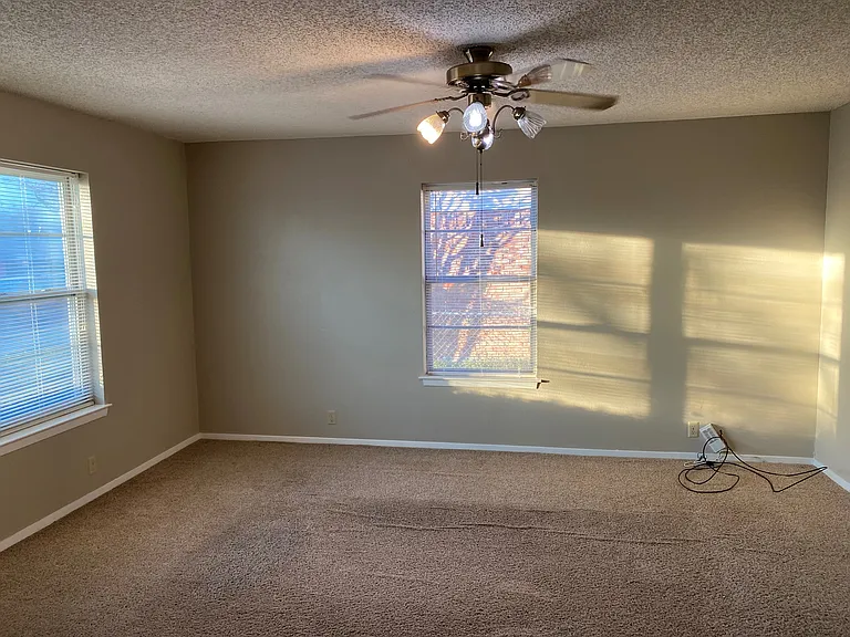 215 Fireside Village Dr — Photo 6