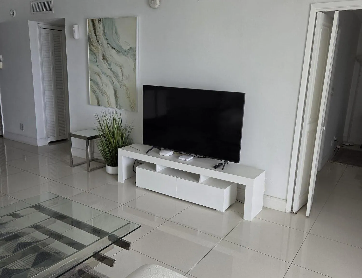 2 bed, 2.0 bath, 1064 sqft, $2,100 — Photo 4