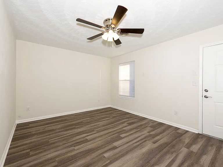 2832 Old Galberry Rd #B — Photo 11