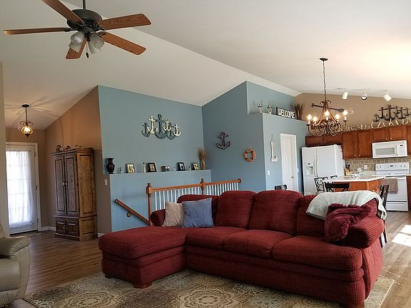 3rd image of 14 Berkshire Ct